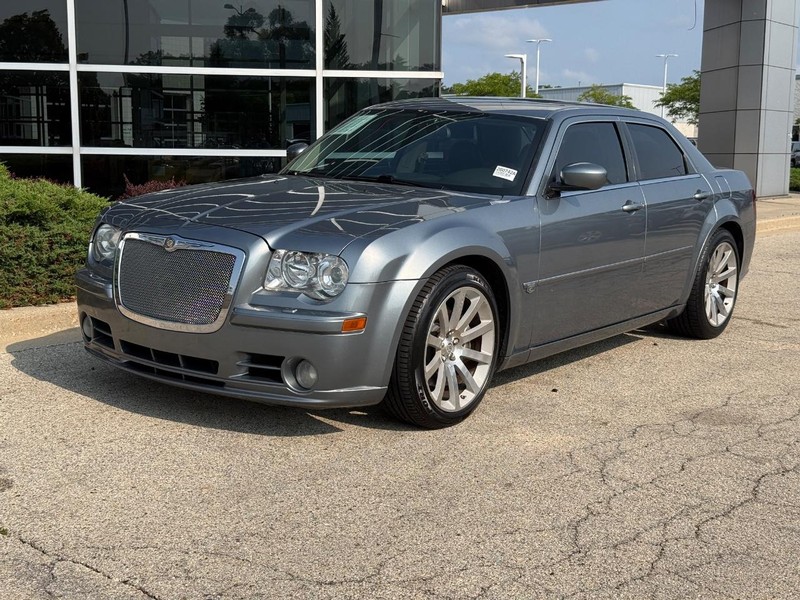 Chrysler 300 Vehicle Full-screen Gallery Image 07