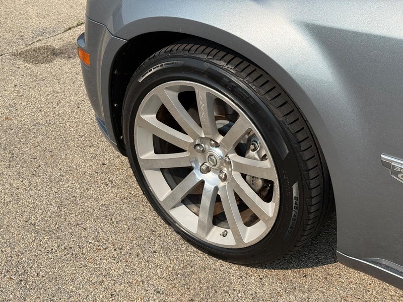 Chrysler 300 Vehicle Full-screen Gallery Image 10