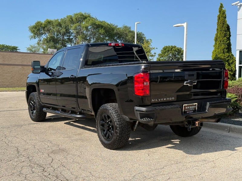 Chevrolet Silverado 2500HD Vehicle Full-screen Gallery Image 05
