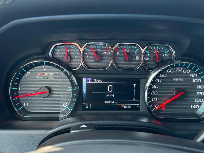 Chevrolet Silverado 2500HD Vehicle Full-screen Gallery Image 22