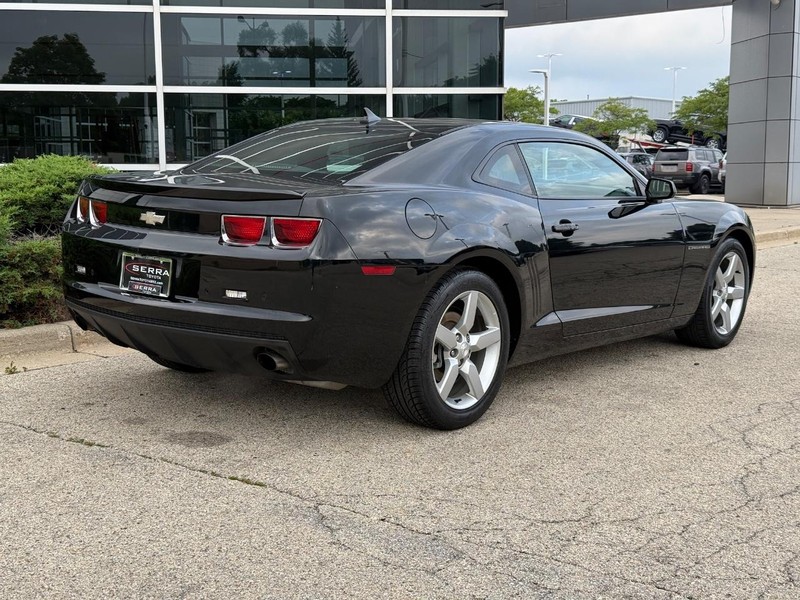 Chevrolet Camaro Vehicle Full-screen Gallery Image 03