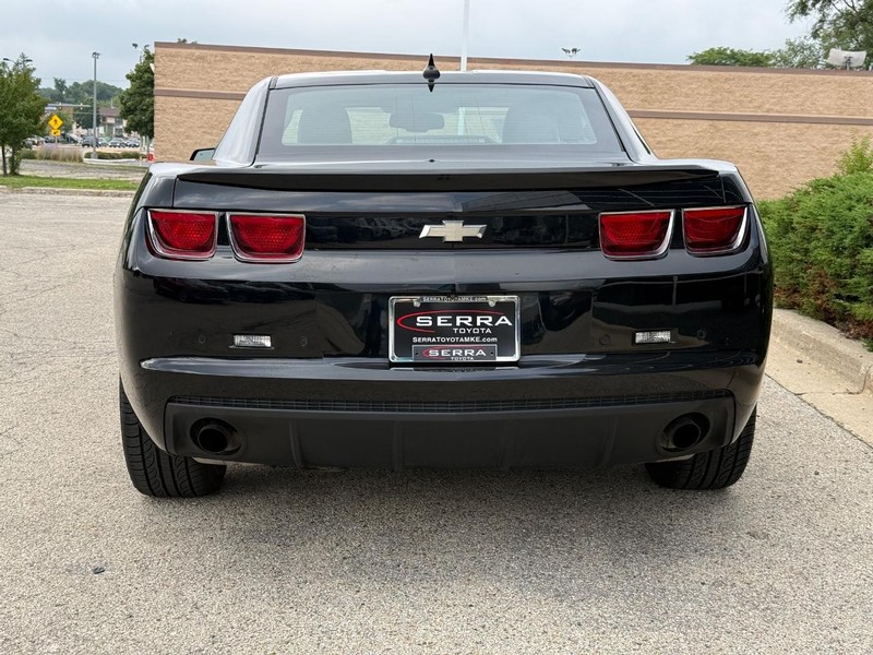 Chevrolet Camaro Vehicle Full-screen Gallery Image 04
