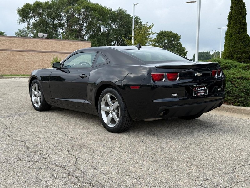 Chevrolet Camaro Vehicle Full-screen Gallery Image 05
