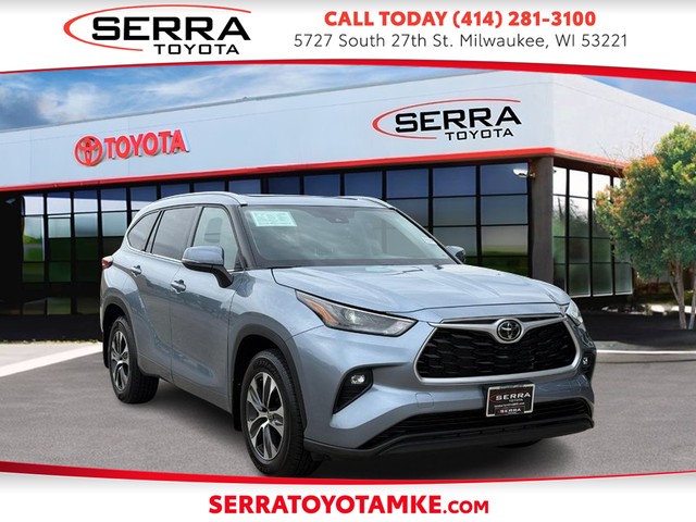 Milwaukee WI 2022 Toyota Highlander more details - toyota highlander