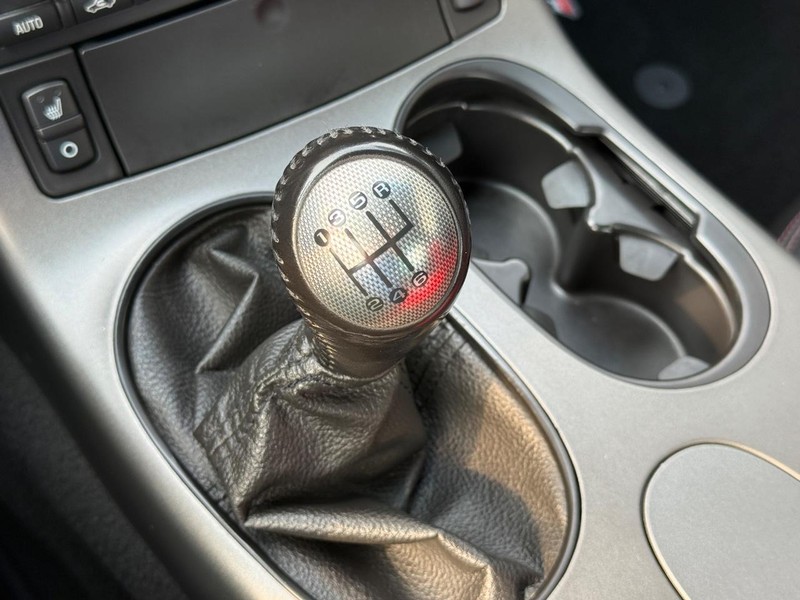 Chevrolet Corvette Vehicle Full-screen Gallery Image 27