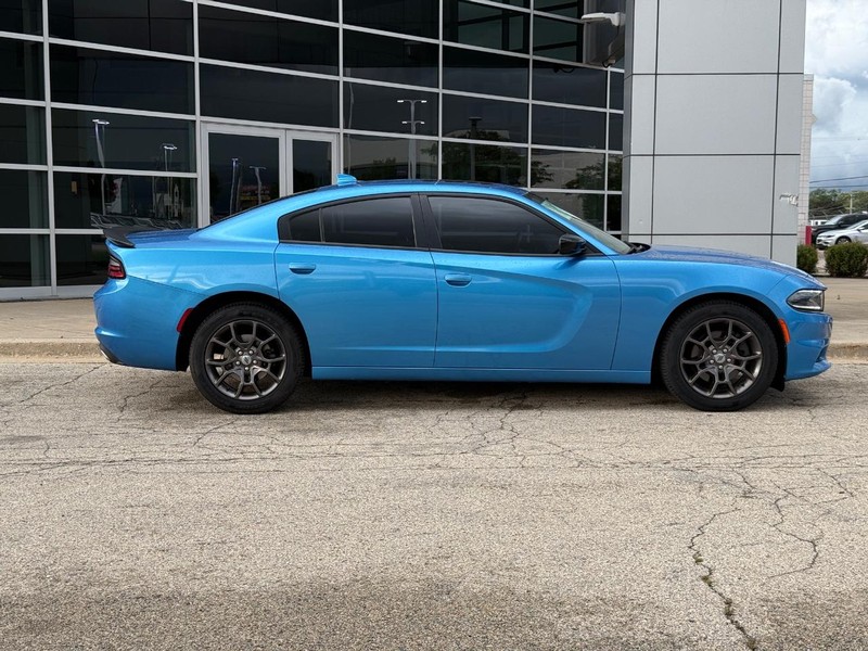 Dodge Charger Vehicle Full-screen Gallery Image 02