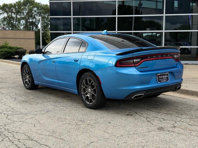 Dodge Charger Vehicle Full-screen Gallery Image 05