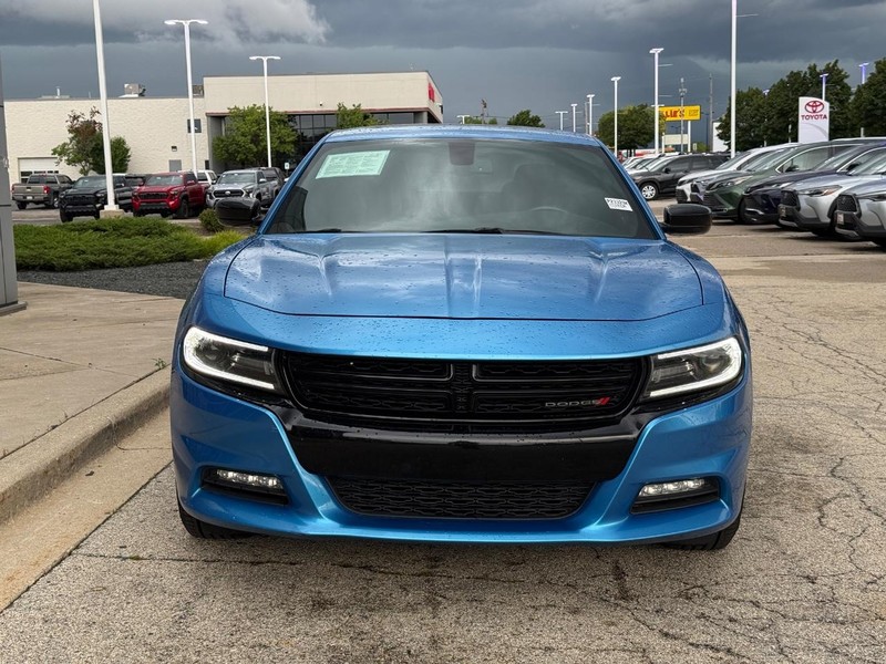 Dodge Charger Vehicle Full-screen Gallery Image 08