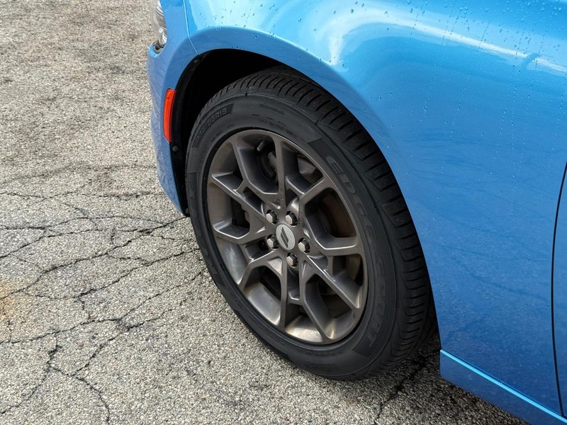 Dodge Charger Vehicle Full-screen Gallery Image 10
