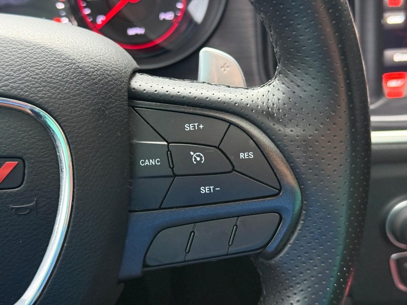 Dodge Charger Vehicle Full-screen Gallery Image 21