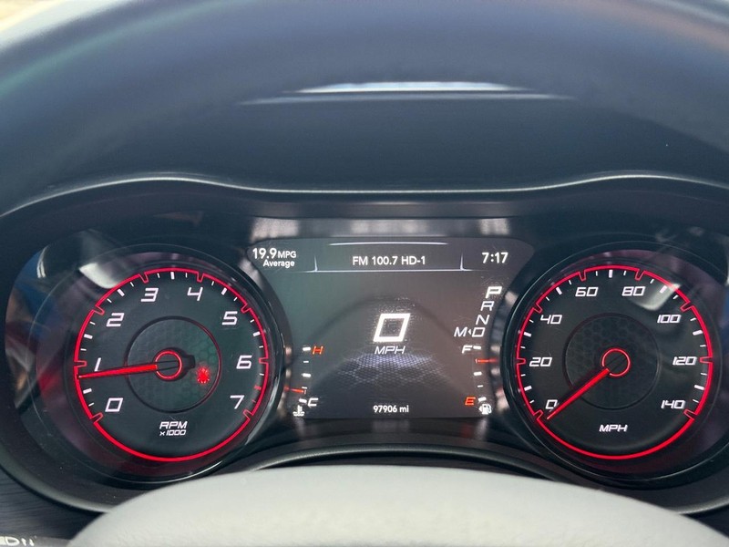 Dodge Charger Vehicle Full-screen Gallery Image 22