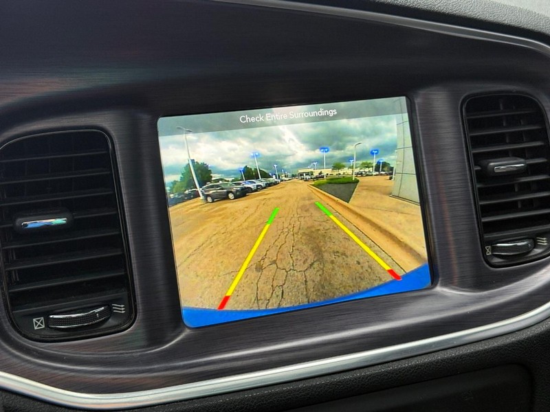 Dodge Charger Vehicle Full-screen Gallery Image 24