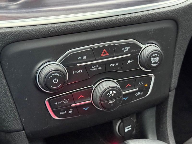 Dodge Charger Vehicle Full-screen Gallery Image 27