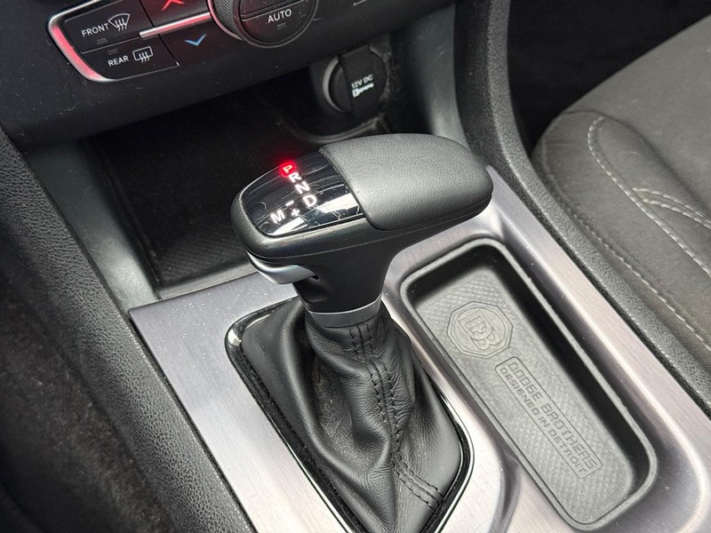 Dodge Charger Vehicle Full-screen Gallery Image 28