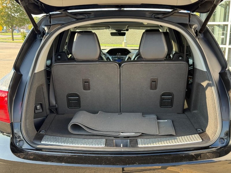 Acura MDX Vehicle Full-screen Gallery Image 09