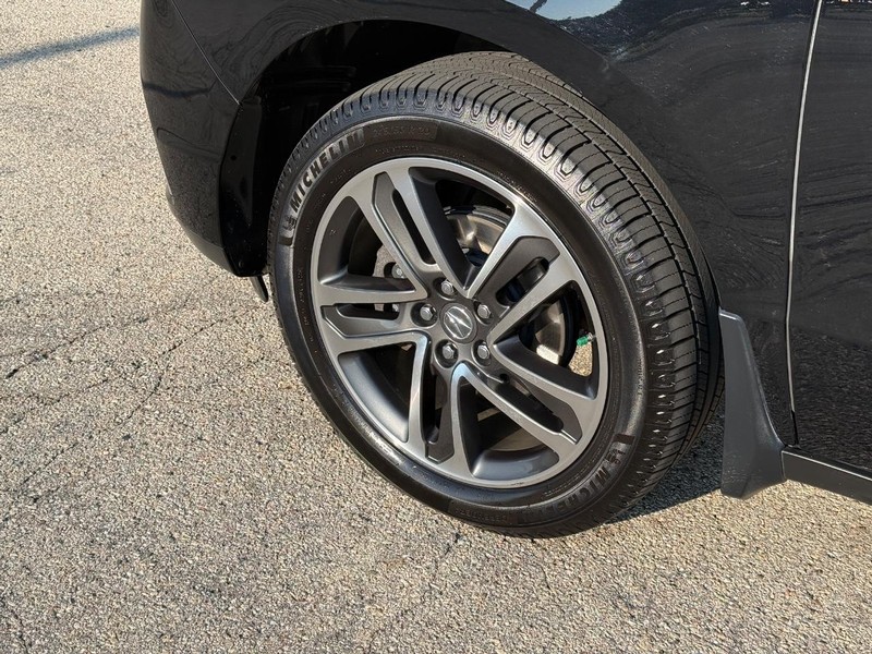 Acura MDX Vehicle Full-screen Gallery Image 10