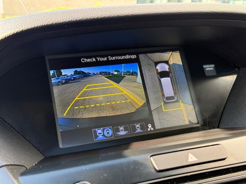 Acura MDX Vehicle Full-screen Gallery Image 26