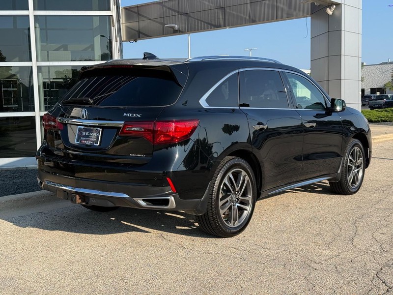 Acura MDX Vehicle Full-screen Gallery Image 29