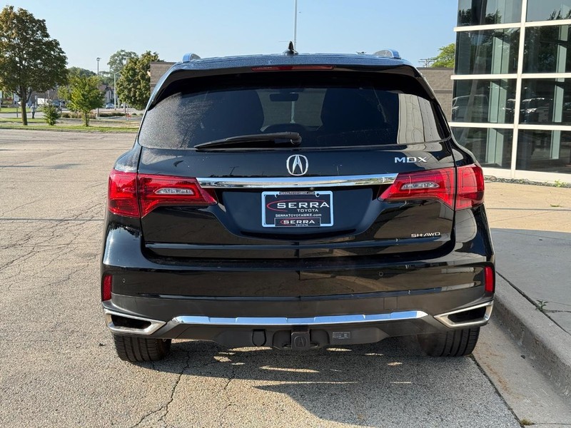 Acura MDX Vehicle Full-screen Gallery Image 30