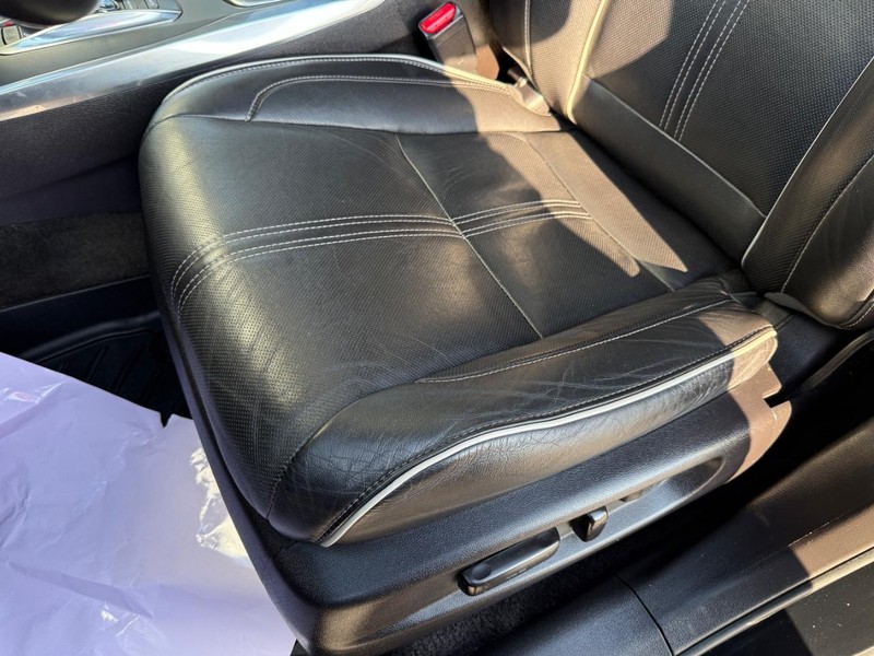 Acura MDX Vehicle Full-screen Gallery Image 44