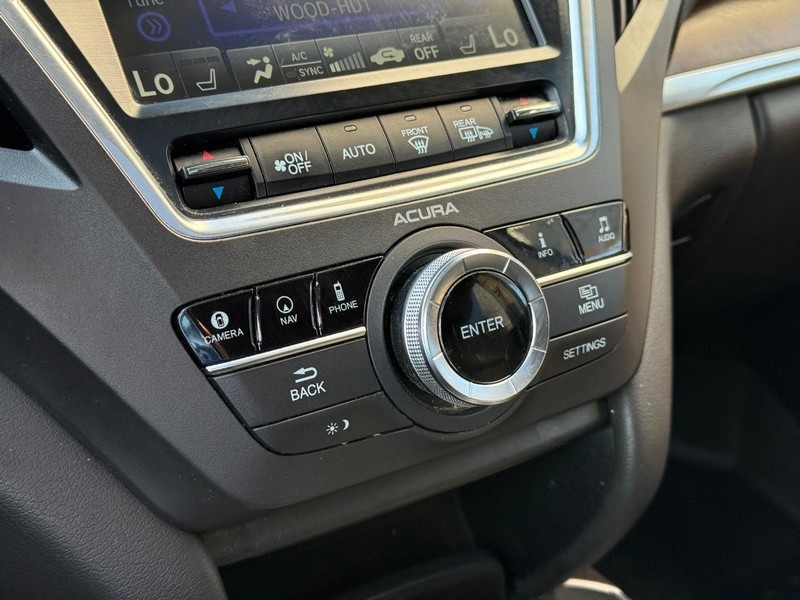 Acura MDX Vehicle Full-screen Gallery Image 55
