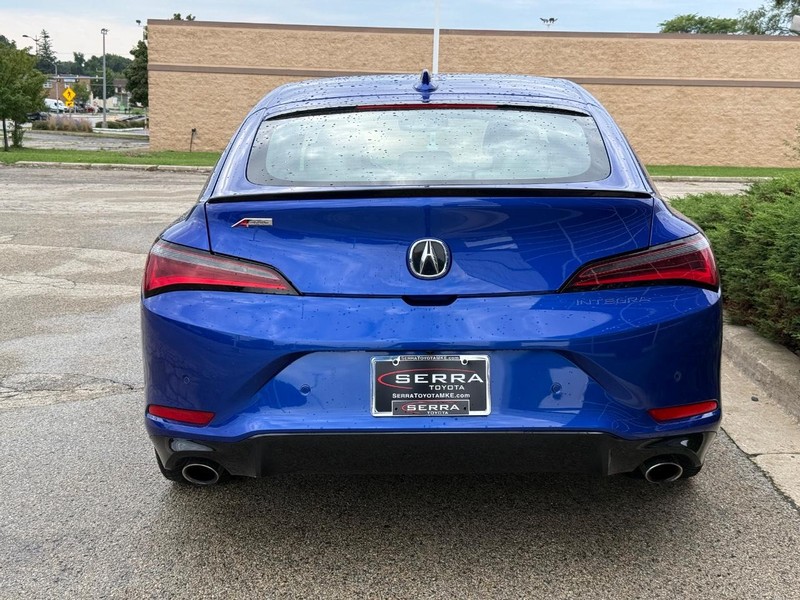 Acura Integra Vehicle Full-screen Gallery Image 04