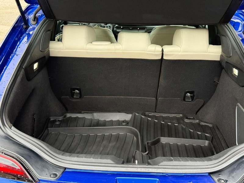 Acura Integra Vehicle Full-screen Gallery Image 09