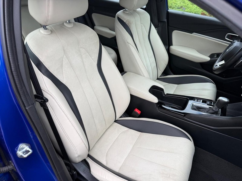 Acura Integra Vehicle Full-screen Gallery Image 11