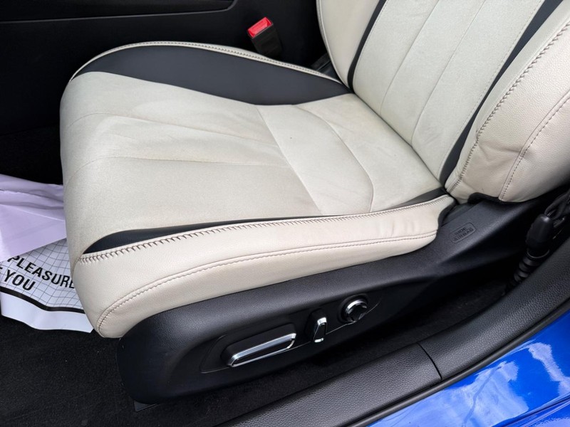 Acura Integra Vehicle Full-screen Gallery Image 17