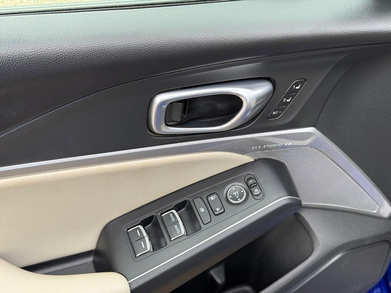 Acura Integra Vehicle Full-screen Gallery Image 18