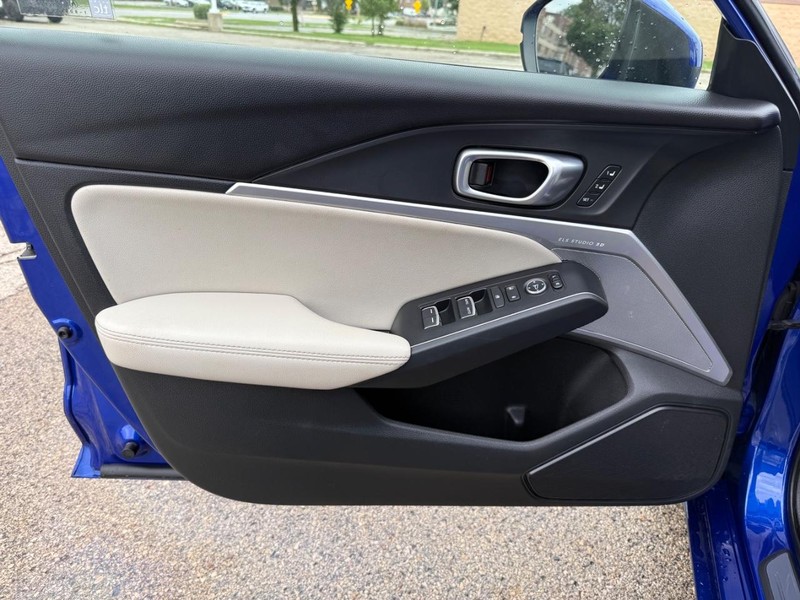 Acura Integra Vehicle Full-screen Gallery Image 19