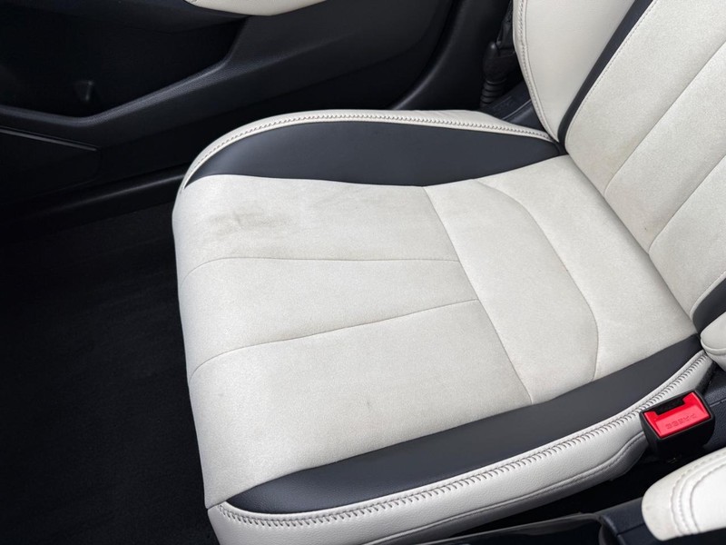 Acura Integra Vehicle Full-screen Gallery Image 26