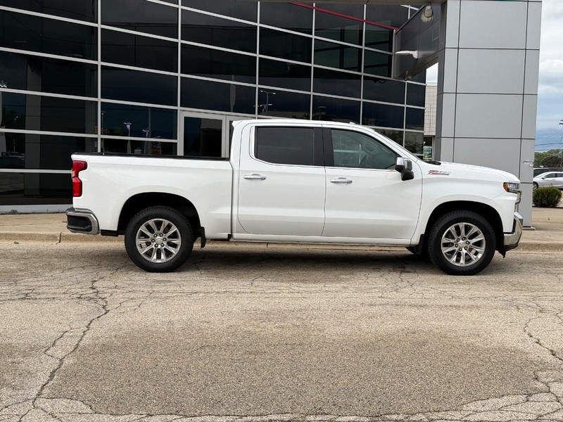 Chevrolet Silverado 1500 Vehicle Full-screen Gallery Image 02