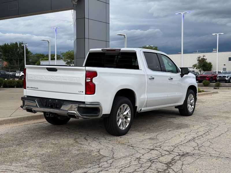 Chevrolet Silverado 1500 Vehicle Full-screen Gallery Image 03