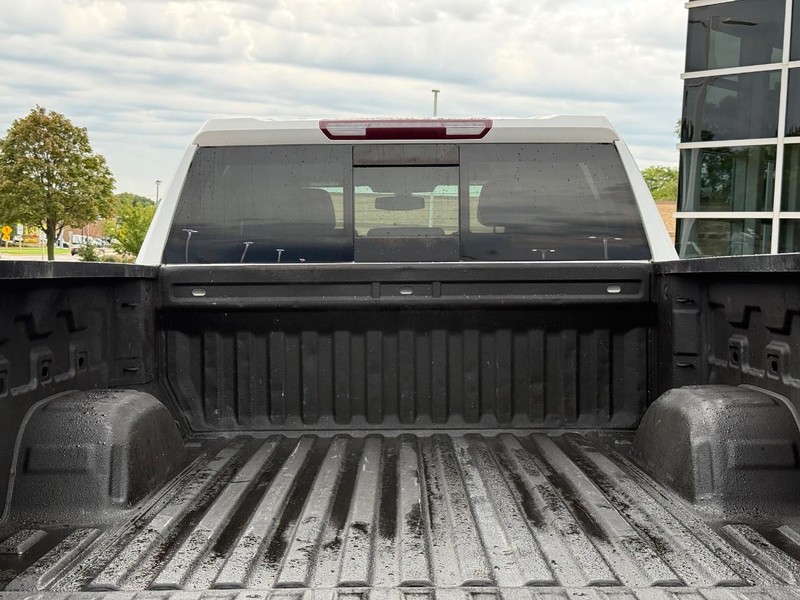 Chevrolet Silverado 1500 Vehicle Full-screen Gallery Image 09