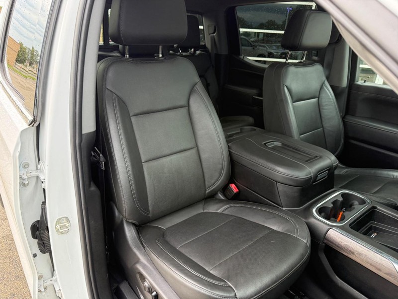 Chevrolet Silverado 1500 Vehicle Full-screen Gallery Image 11