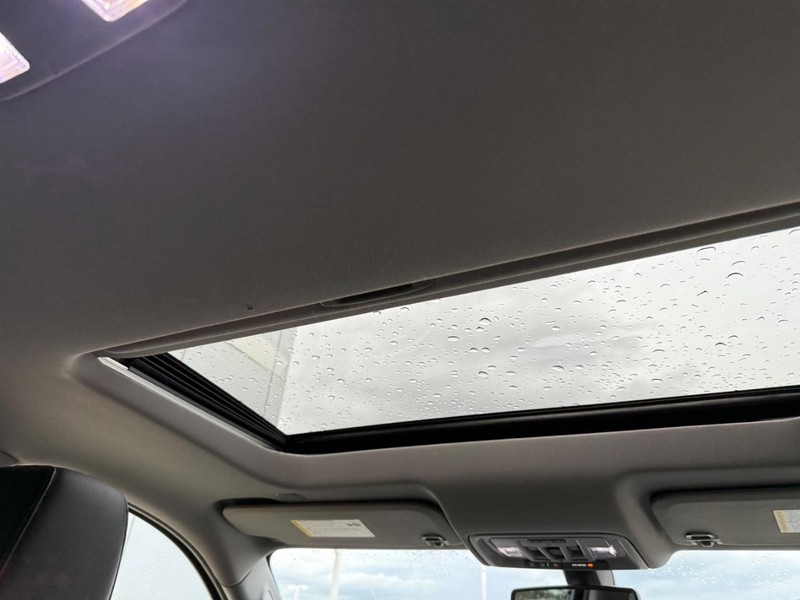 Chevrolet Silverado 1500 Vehicle Full-screen Gallery Image 15