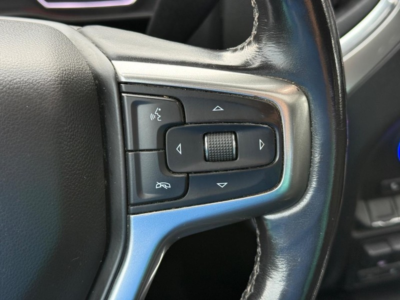 Chevrolet Silverado 1500 Vehicle Full-screen Gallery Image 21