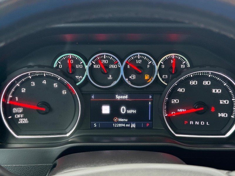 Chevrolet Silverado 1500 Vehicle Full-screen Gallery Image 22
