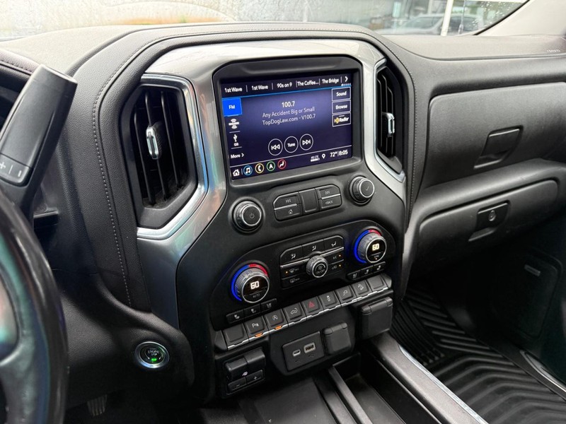 Chevrolet Silverado 1500 Vehicle Full-screen Gallery Image 25