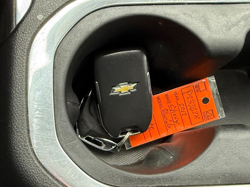Chevrolet Silverado 1500 Vehicle Full-screen Gallery Image 30