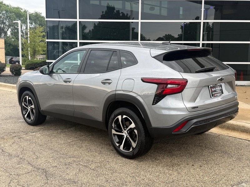 Chevrolet Trax Vehicle Full-screen Gallery Image 05