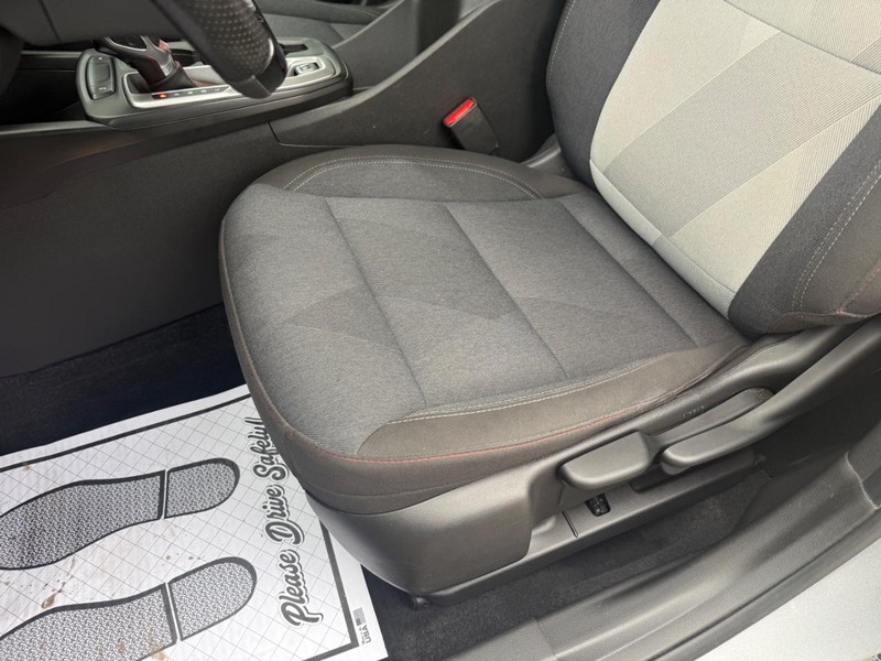 Chevrolet Trax Vehicle Full-screen Gallery Image 24