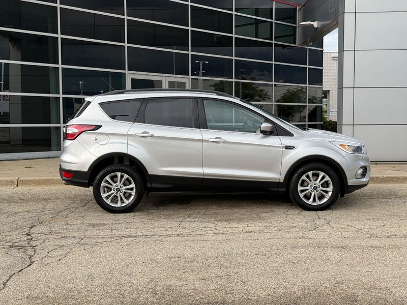 Ford Escape Vehicle Full-screen Gallery Image 02