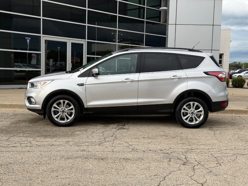 Ford Escape Vehicle Full-screen Gallery Image 06