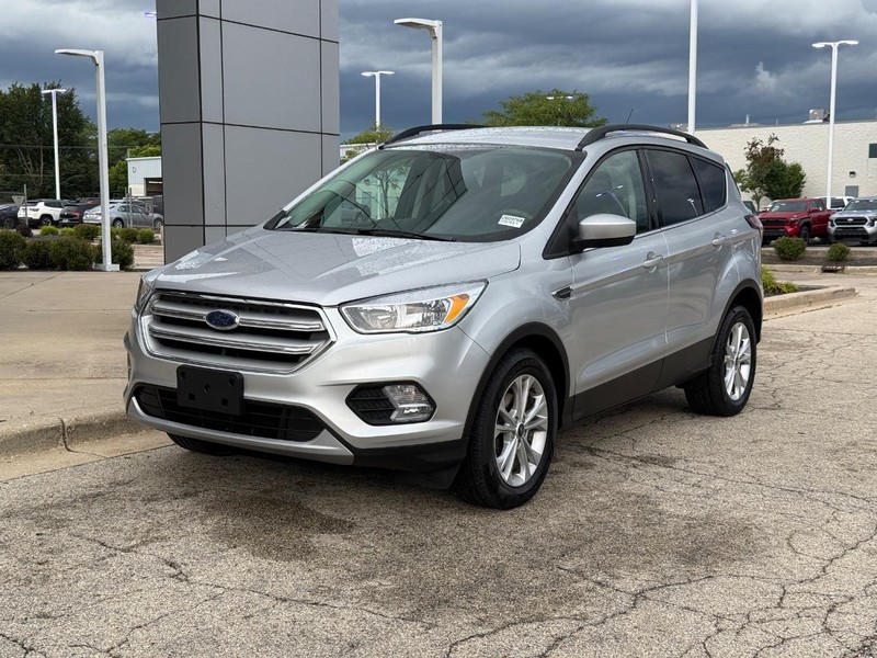 Ford Escape Vehicle Full-screen Gallery Image 07