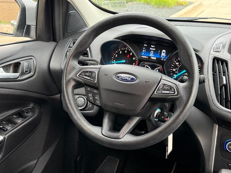 Ford Escape Vehicle Full-screen Gallery Image 14