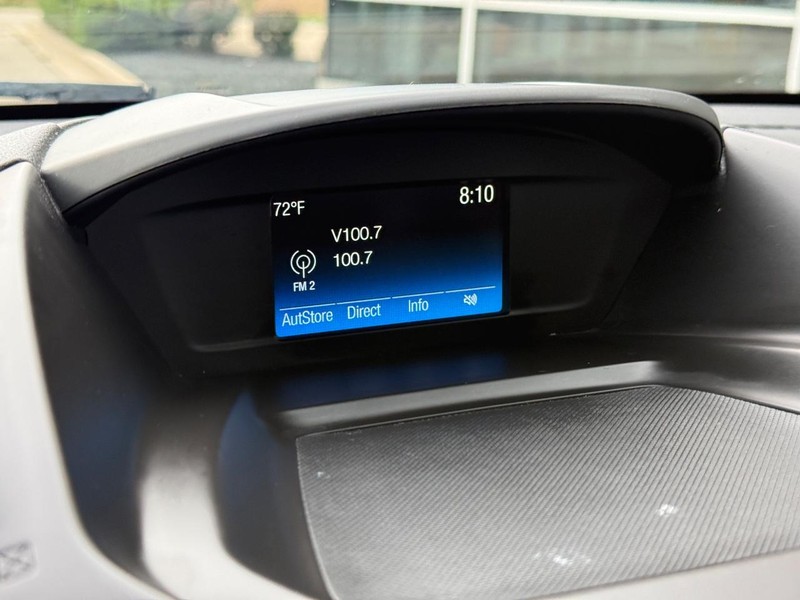 Ford Escape Vehicle Full-screen Gallery Image 23
