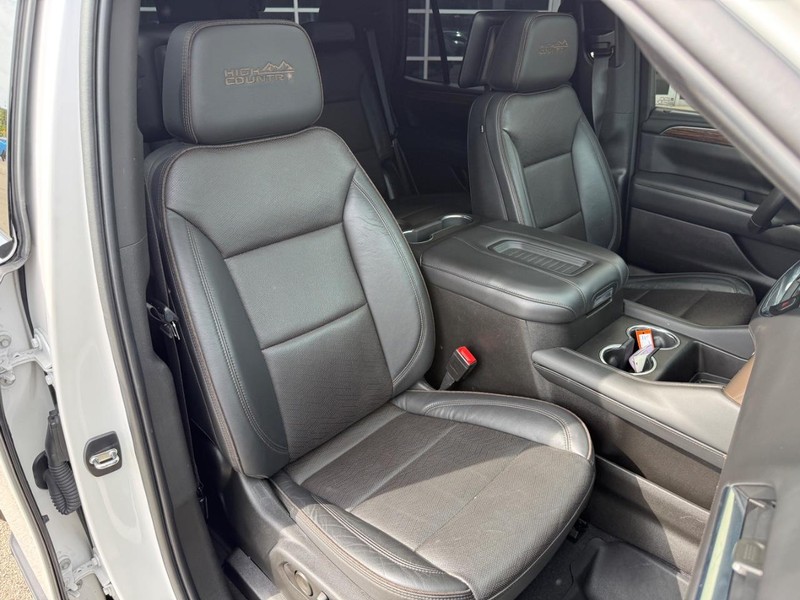 Chevrolet Tahoe Vehicle Full-screen Gallery Image 11