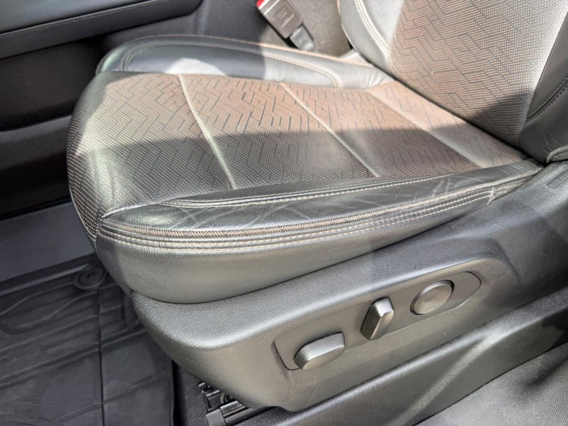 Chevrolet Tahoe Vehicle Full-screen Gallery Image 19